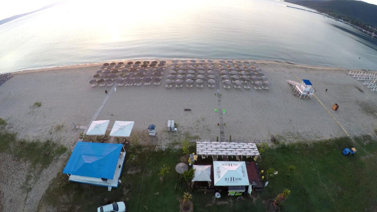 Rihios Hotel Stavros  Eksteriør billede