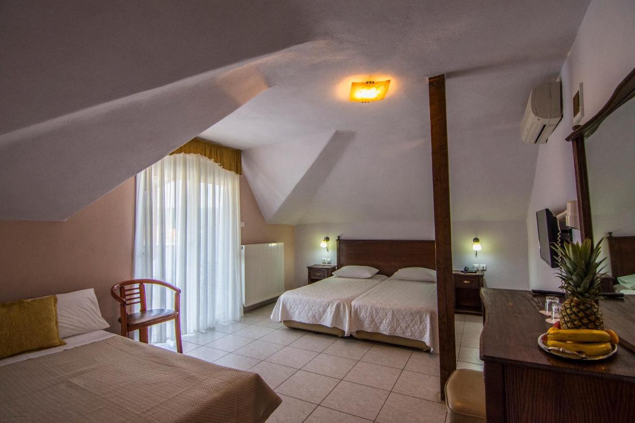 Rihios Hotel Stavros  Eksteriør billede
